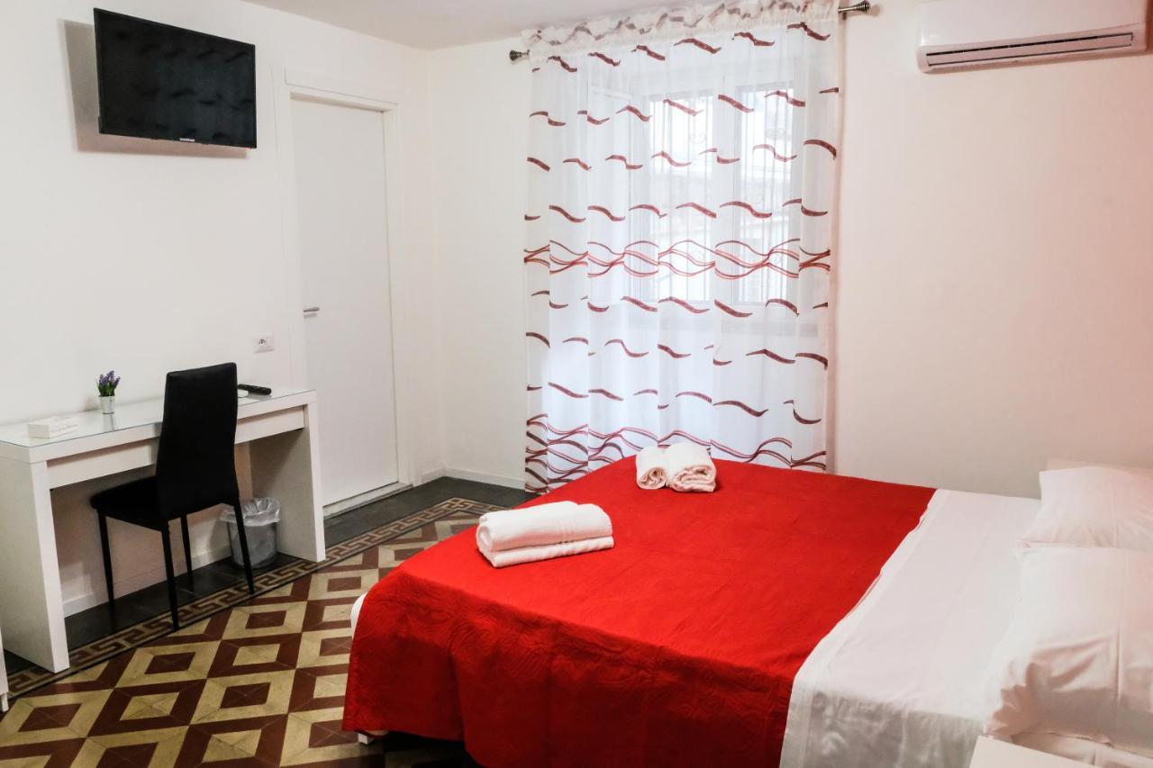 Antica Dimora Maravigna Hotel คาตาเนีย ภายนอก รูปภาพ