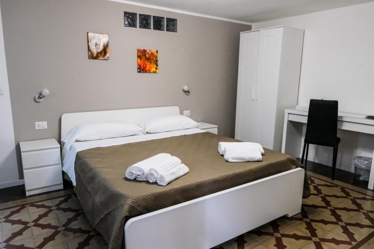 Antica Dimora Maravigna Hotel คาตาเนีย ภายนอก รูปภาพ