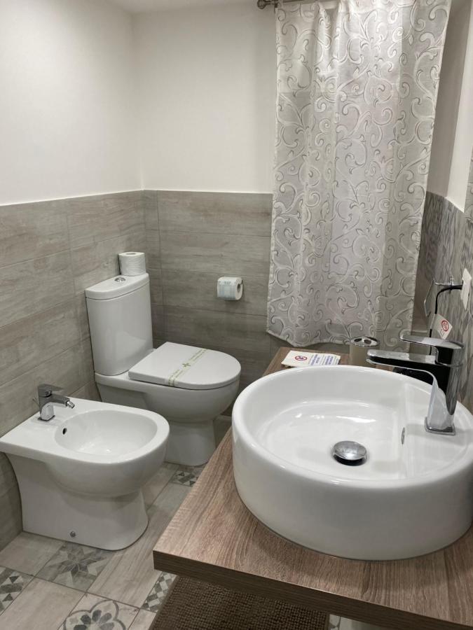 Antica Dimora Maravigna Hotel คาตาเนีย ภายนอก รูปภาพ