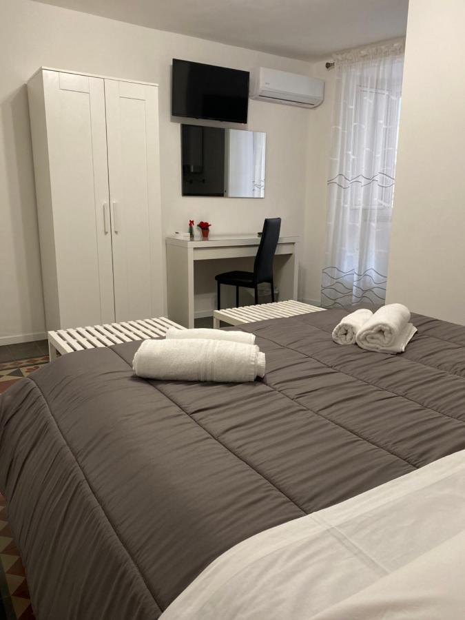 Antica Dimora Maravigna Hotel คาตาเนีย ภายนอก รูปภาพ
